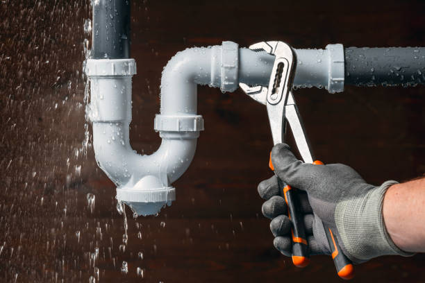 Professional Water Heater Repair technician working in Mellott, IN
